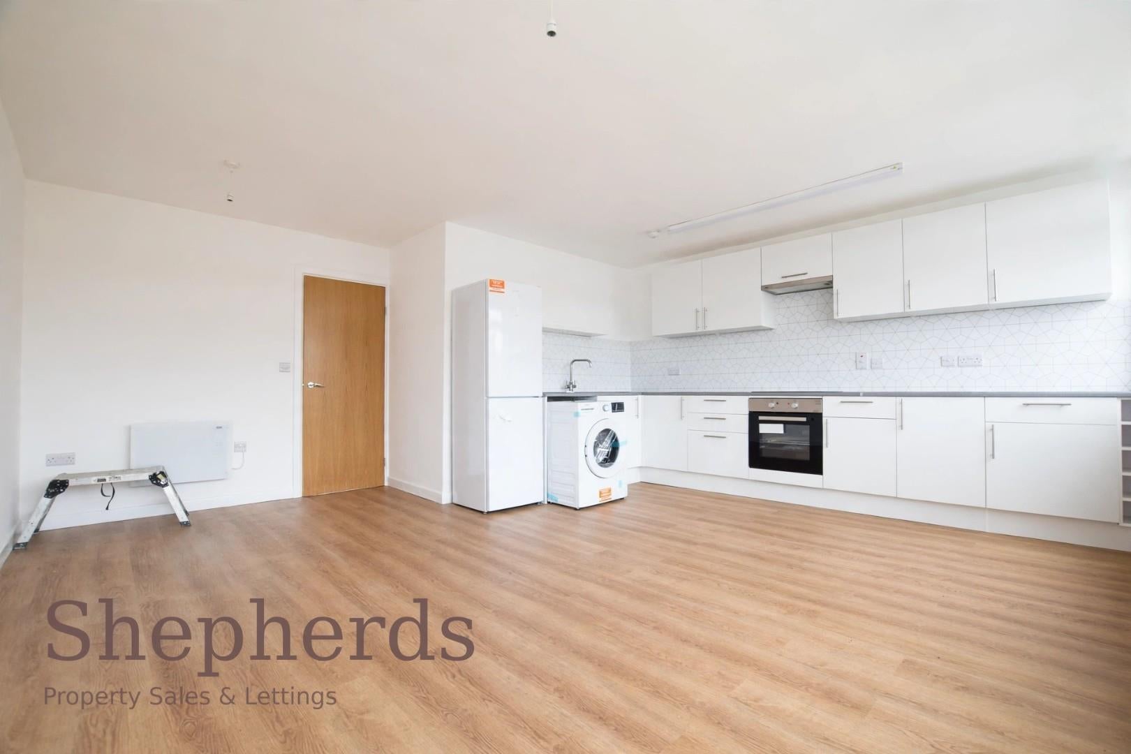 Flat Turners Hill in Cheshunt