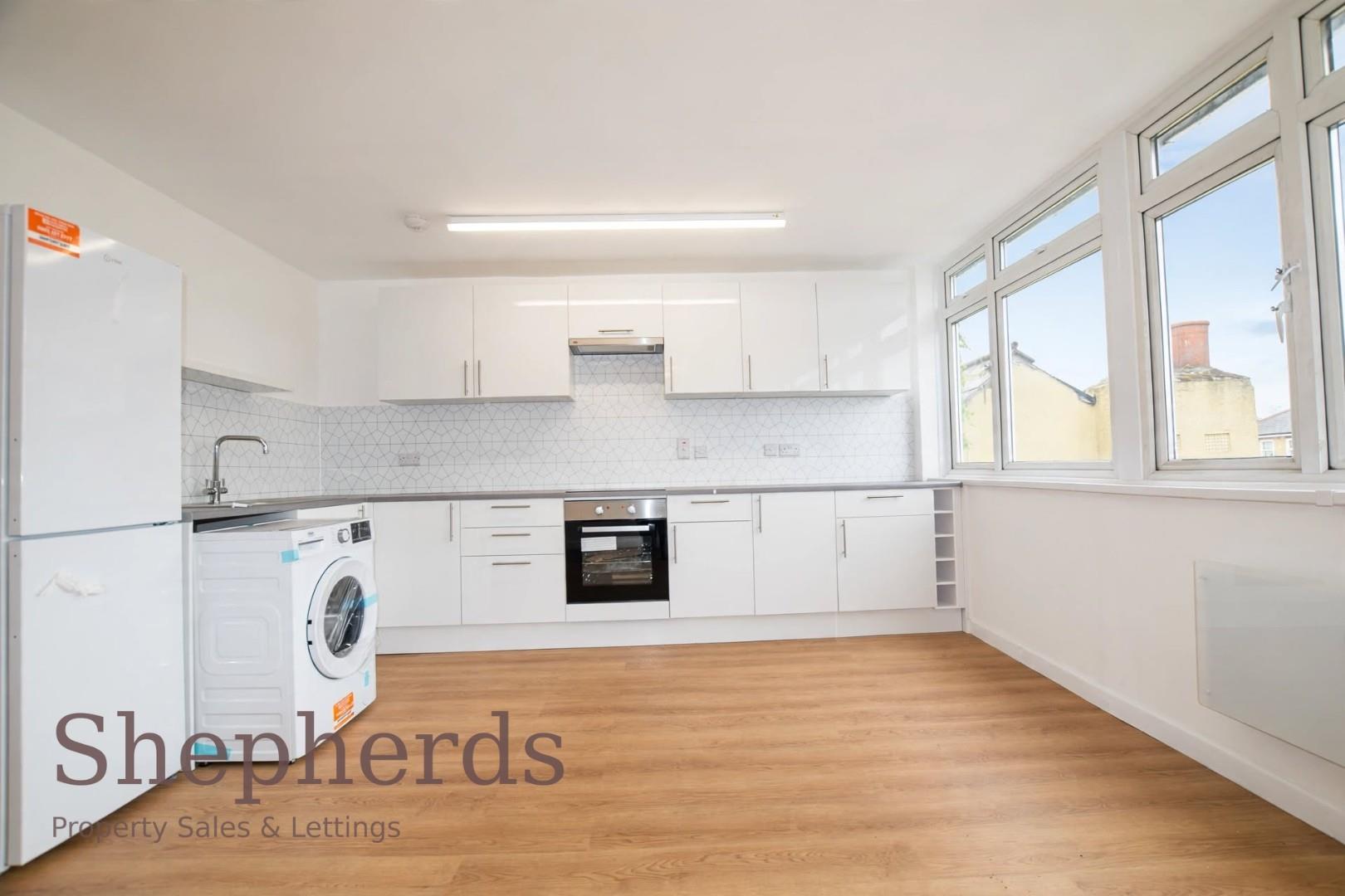 Flat Turners Hill in Cheshunt