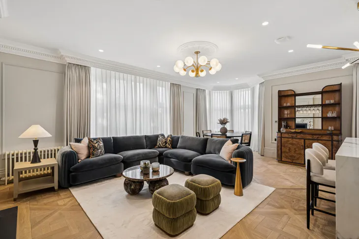 Flat Orme Court in City of Westminster
