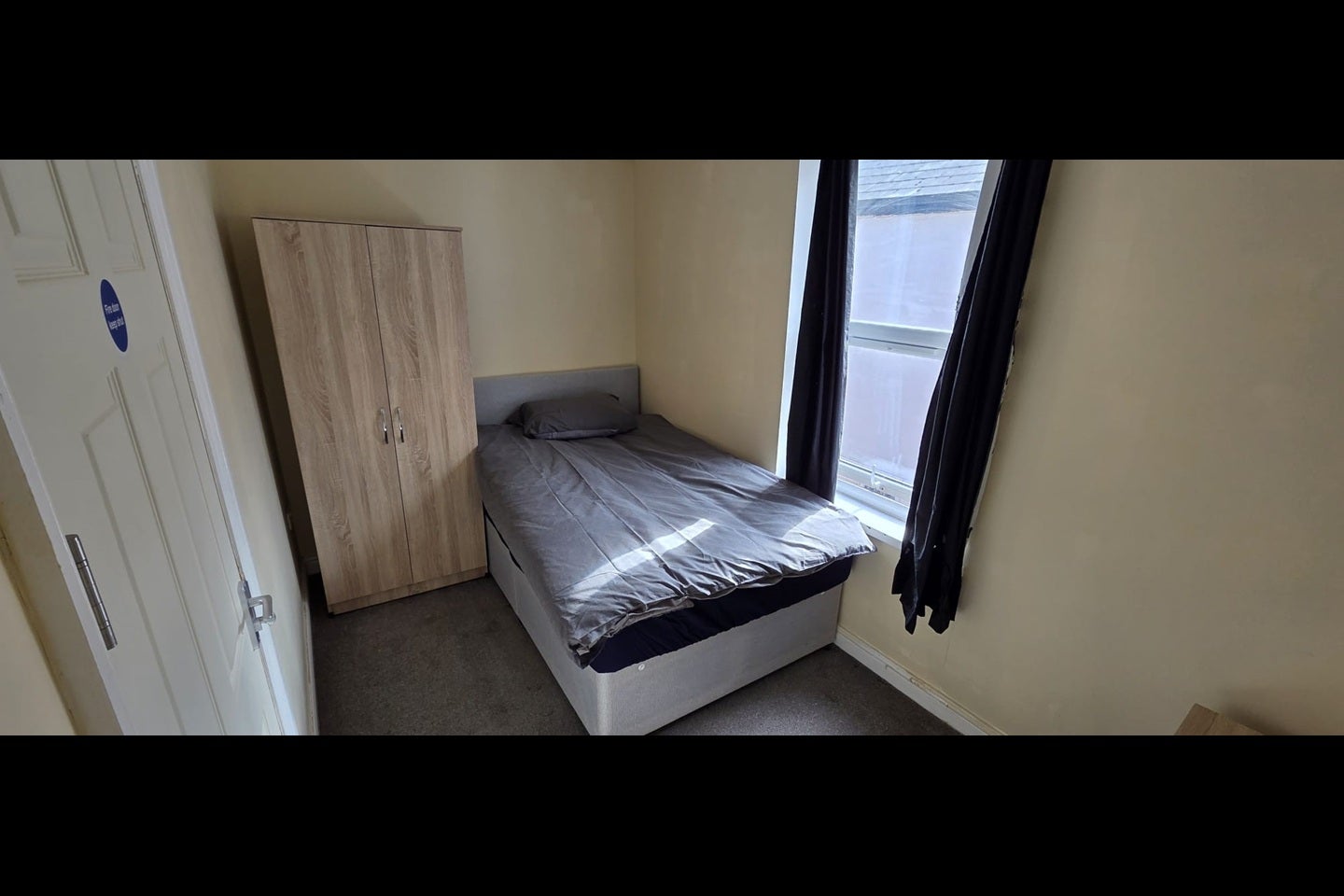 Room Dove Close in Walsall