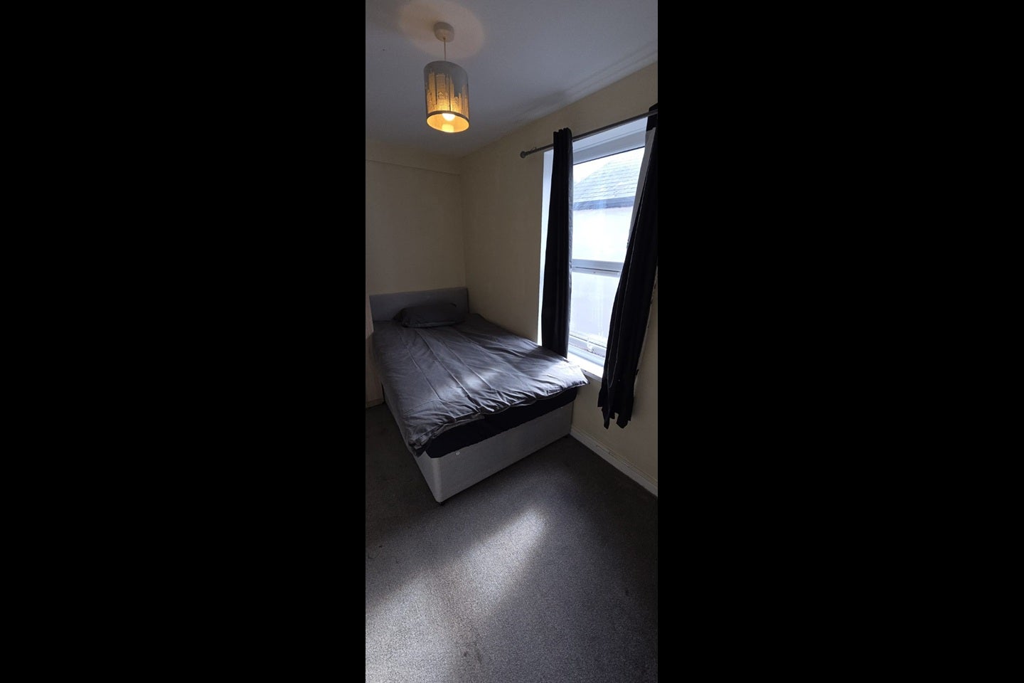 Room Dove Close in Walsall