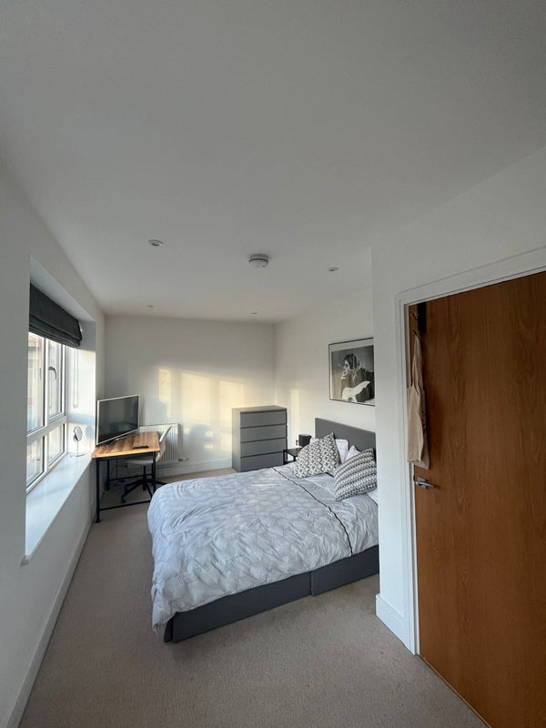 Room Tallack Road in Greater London