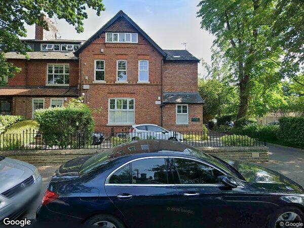 Flat Barlow Moor Road in Manchester