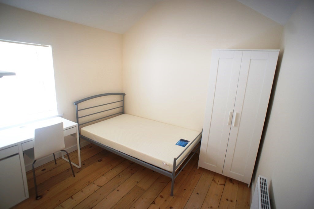 Room Thesiger Street in Cardiff