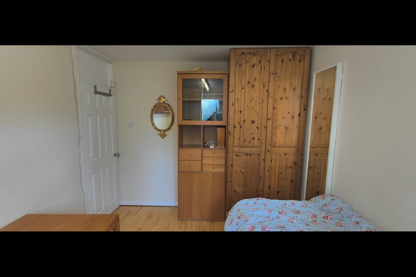 Room De Beauvoir Road in Greater London