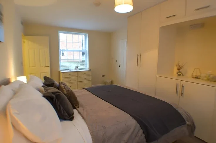 Flat Barroon in Derby