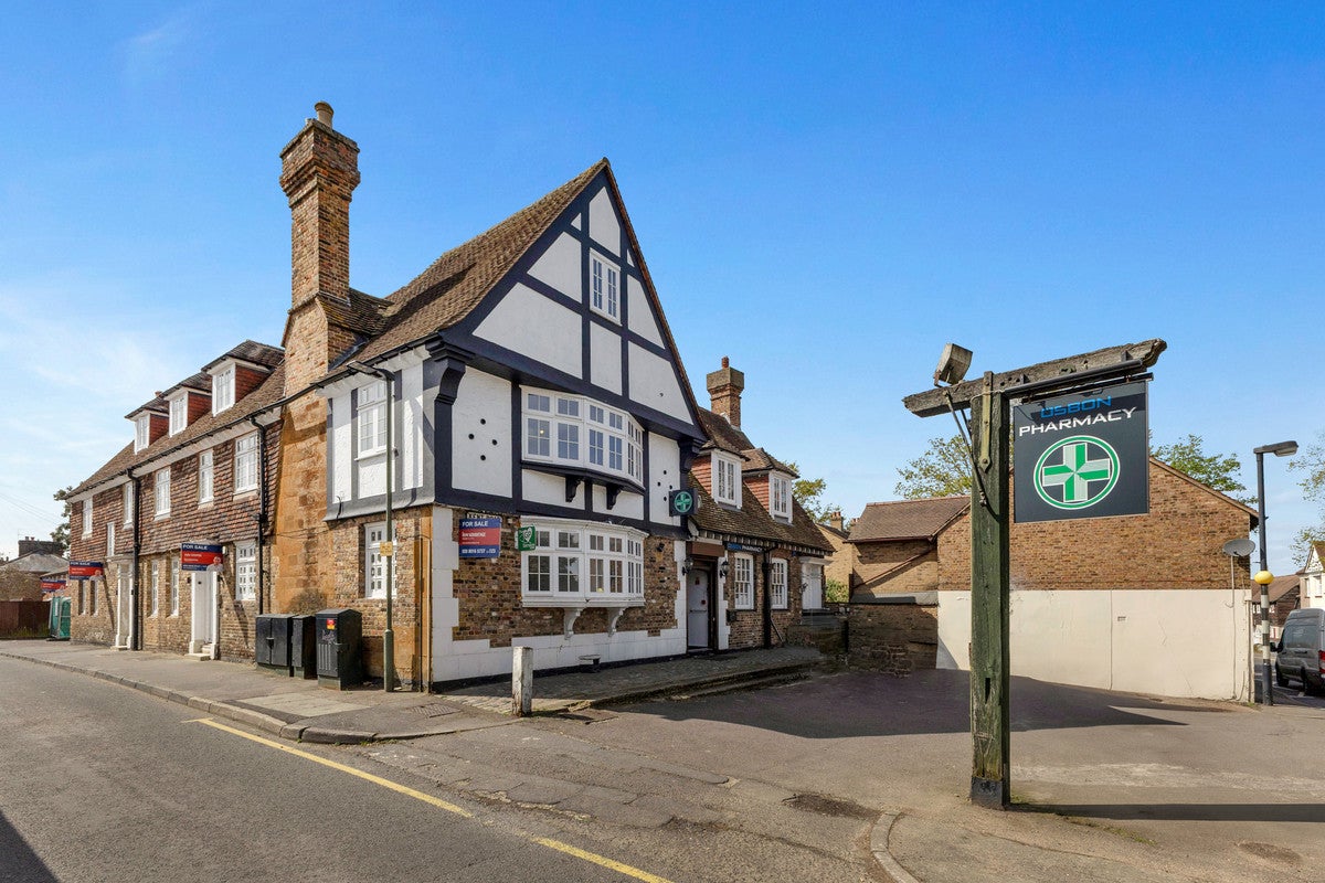 Flat Kent Road in Greater London