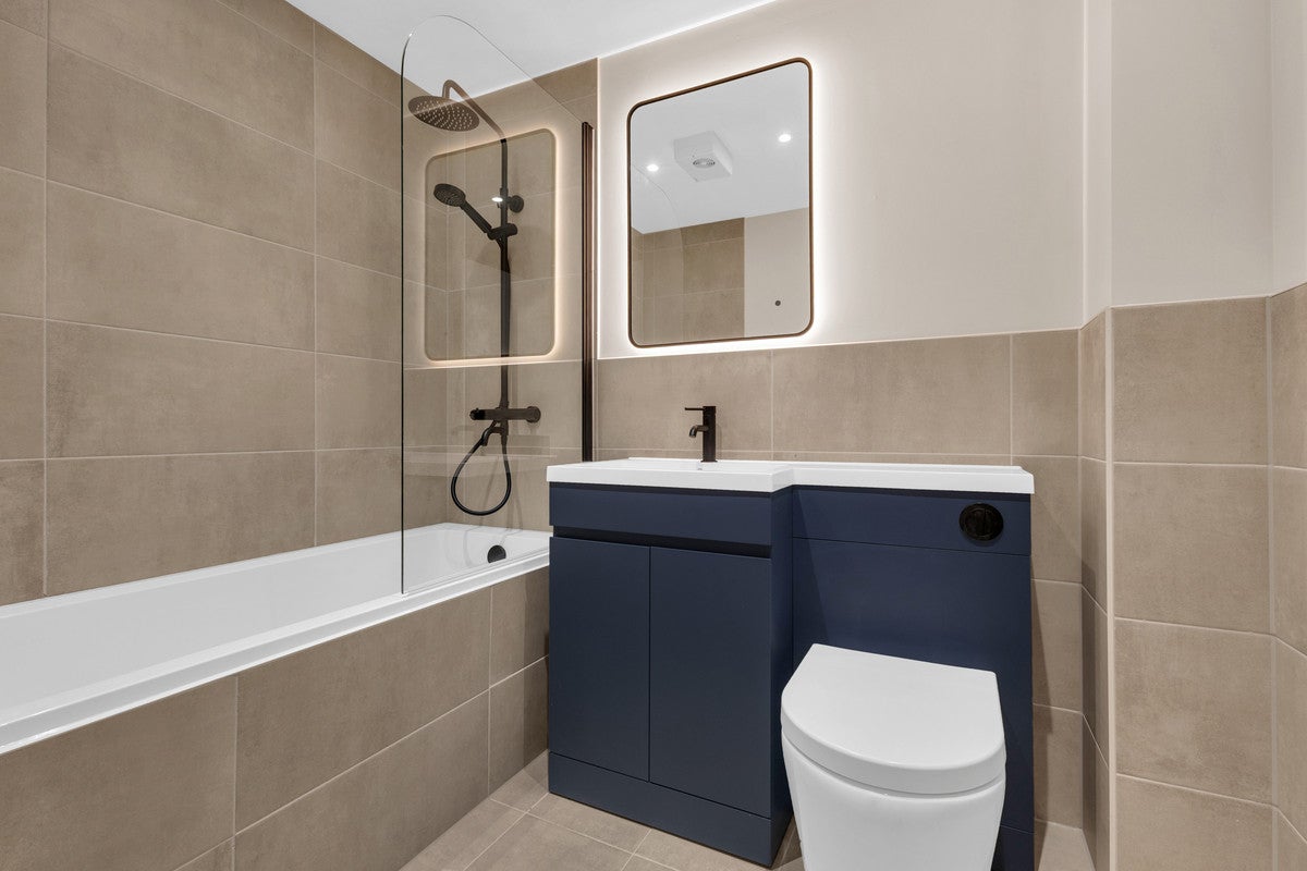 Flat Kent Road in Greater London