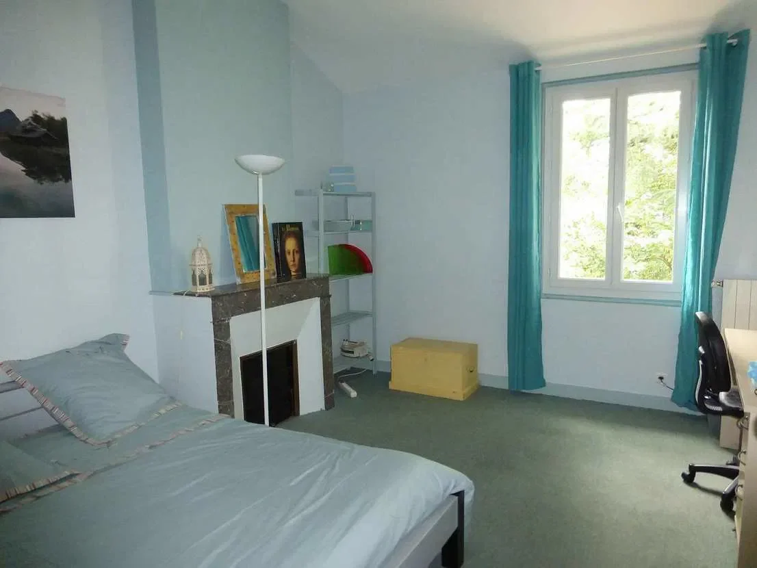 Chambre Rue Robert Caumont à Bordeaux