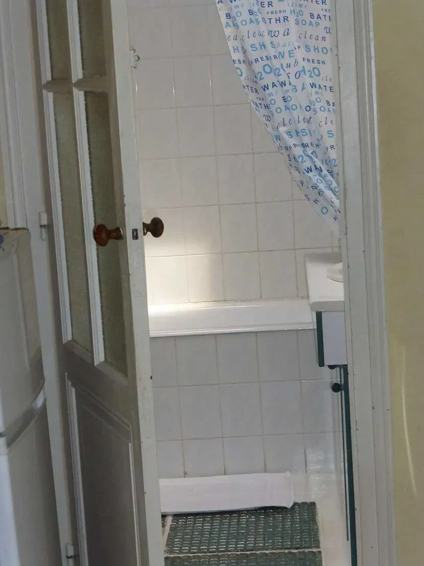 Chambre Rue Robert Caumont à Bordeaux