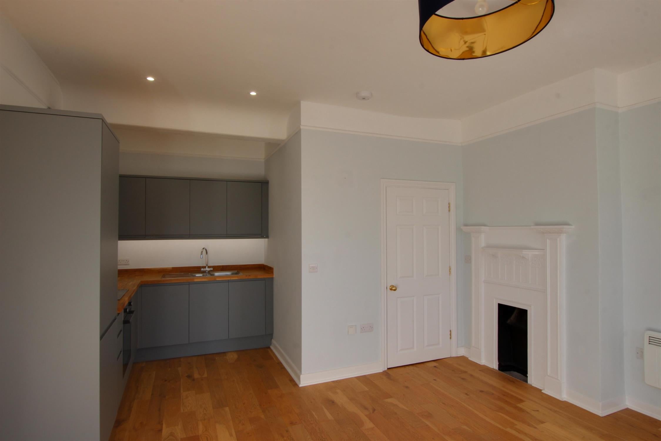 Flat Bartons Road in Havant