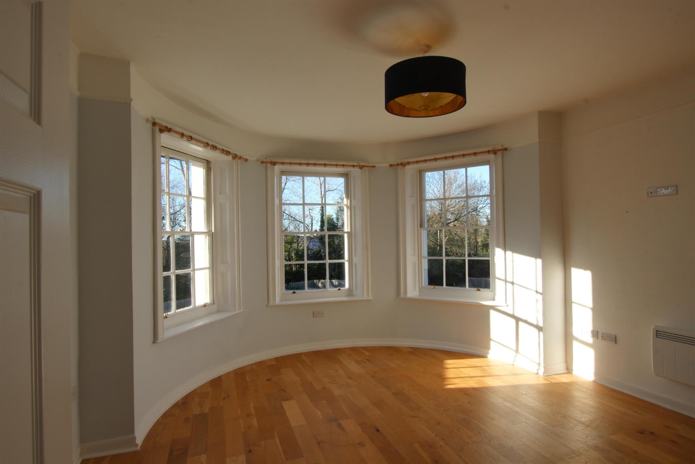 Flat Bartons Road in Havant