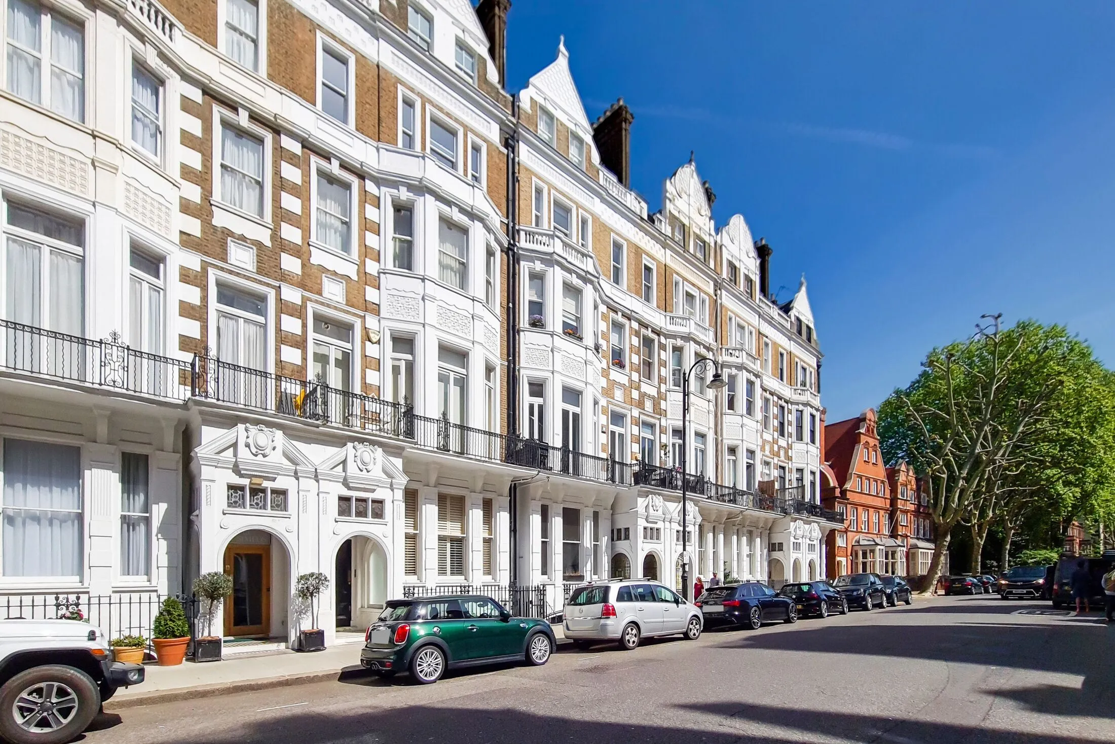 Flat Harrington Gardens in Greater London