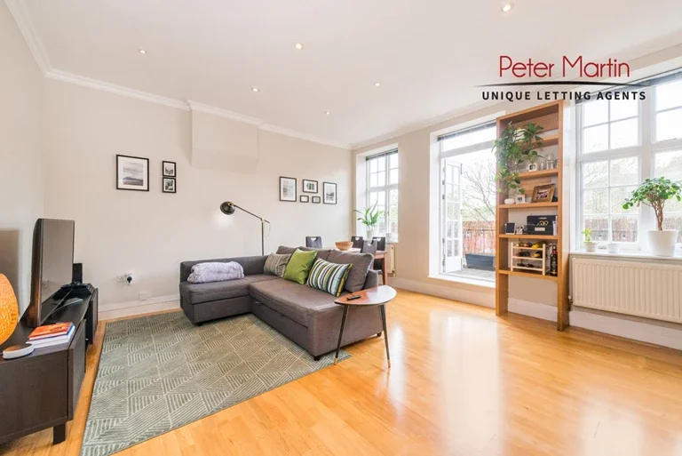 Flat Portsdown Mews in Greater London