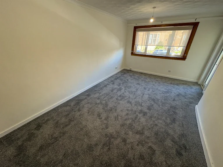 Flat Wedderlea Drive in Glasgow
