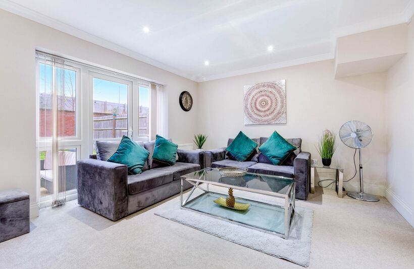 Flat Stoke Gardens in Slough