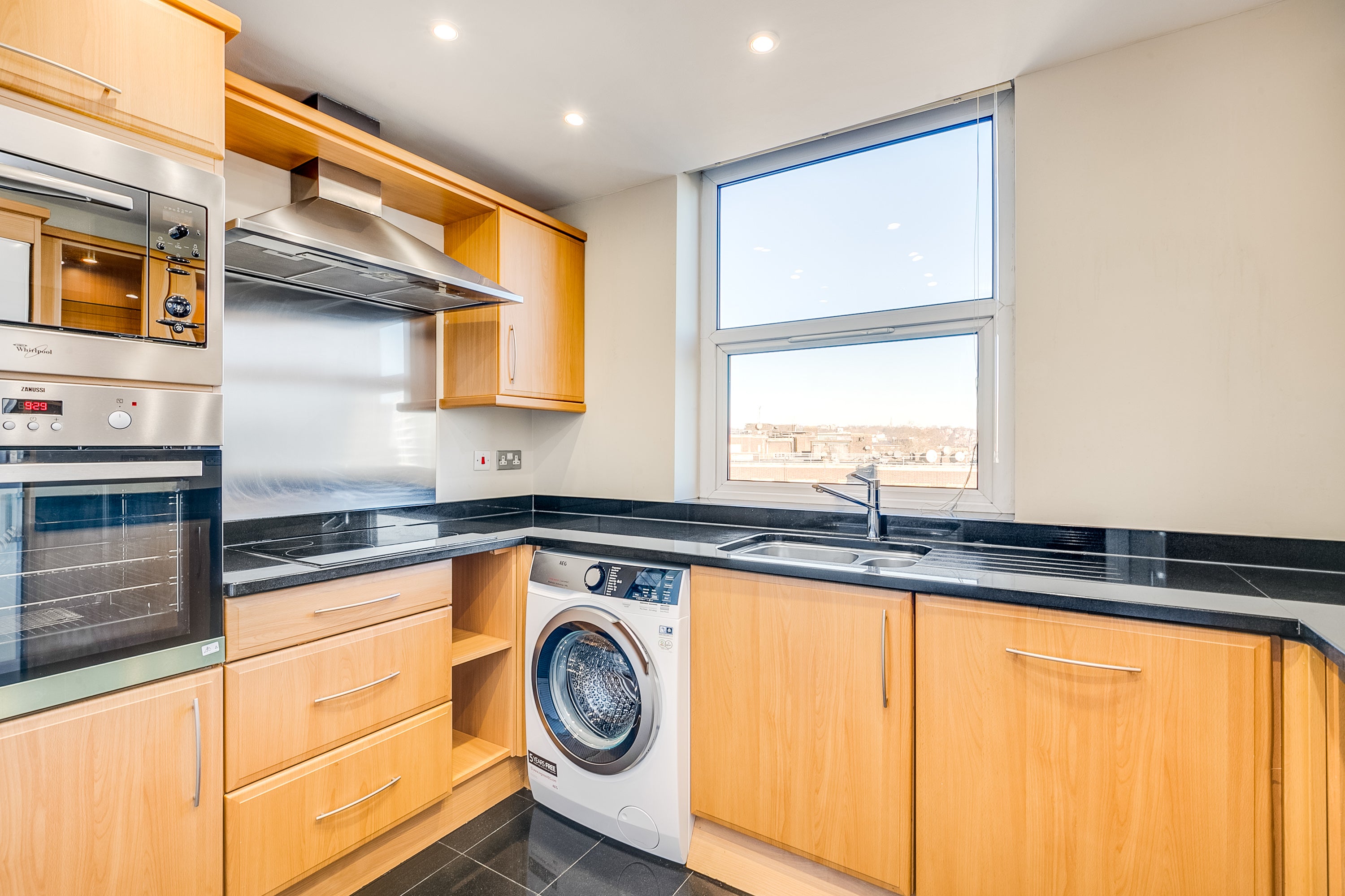 Flat Queensmead in Greater London