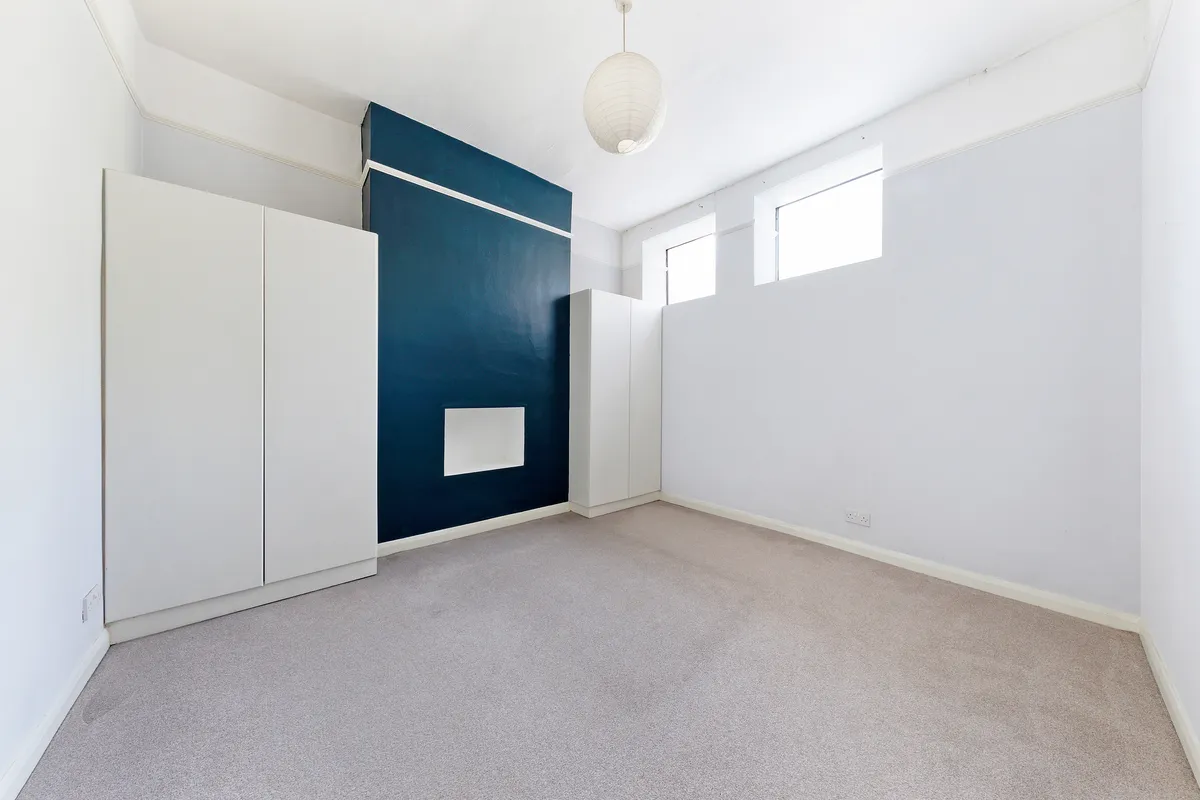 Flat Charleville Circus in Greater London