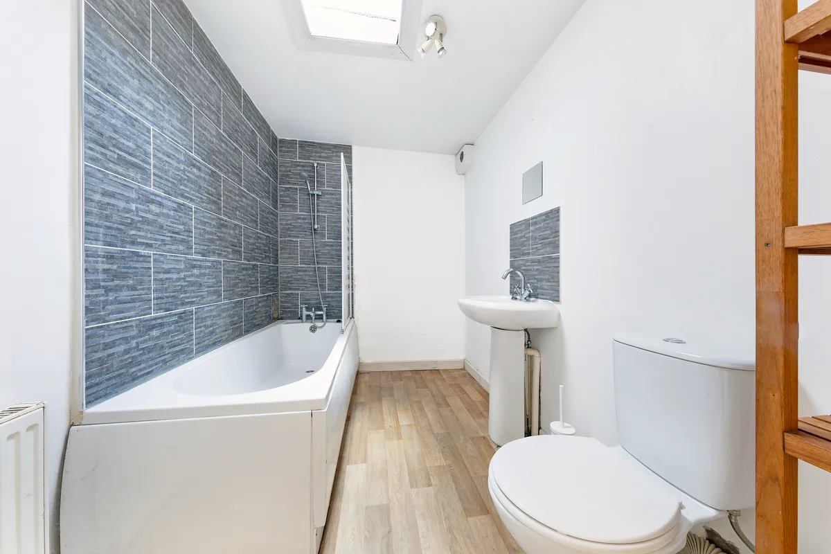 Flat Charleville Circus in Greater London