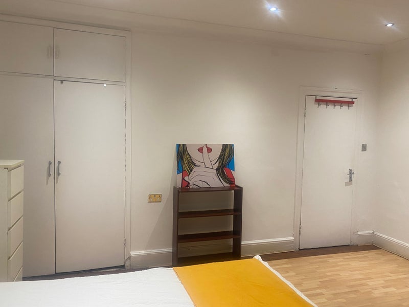 Room Brook Drive in Greater London