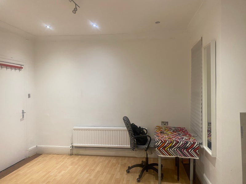 Room Brook Drive in Greater London