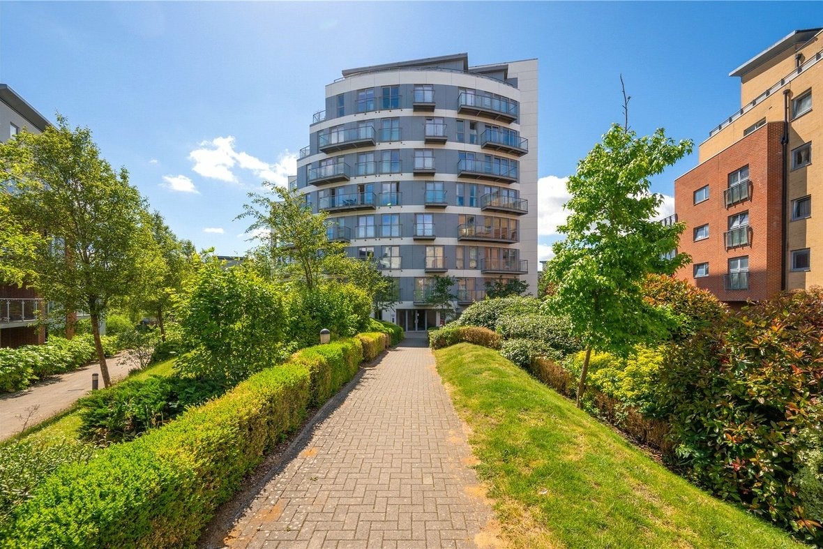 Flat Charrington Place in St Albans