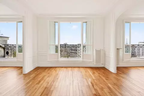 Flat Place de la Porte de Champerret in Paris