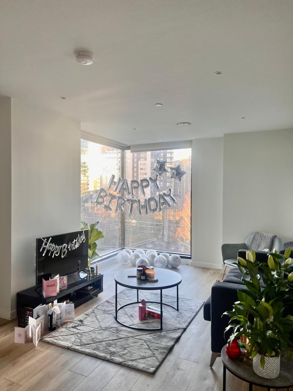 Room Aspin Lane in Manchester