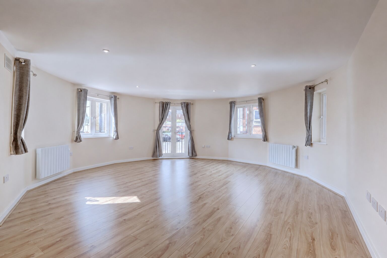 Flat Tadros Court in High Wycombe Community Board