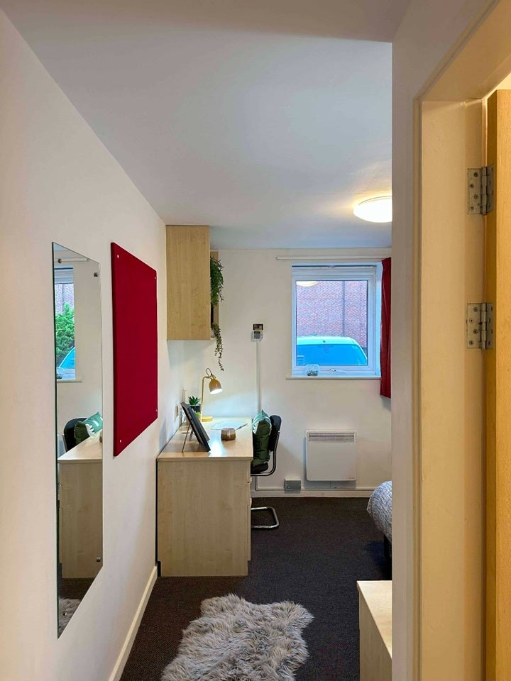 Room Atlantic Point in Liverpool