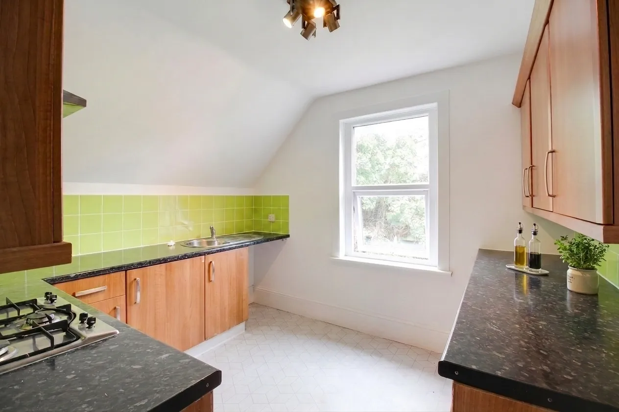 Flat Kingsnorth Gardens in Folkestone and Hythe District