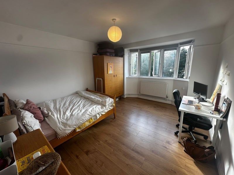 Room Jamaica Road in Greater London