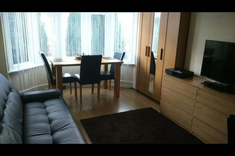 Flat Linden Avenue in Greater London