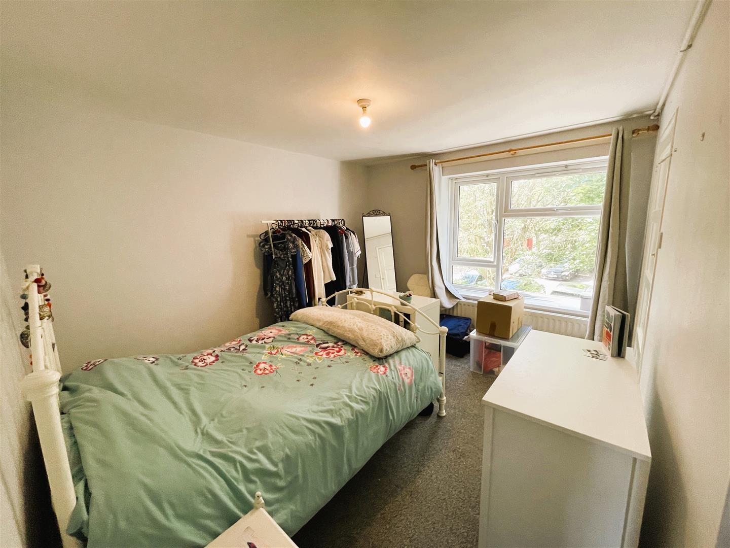 Flat Fernside Close in Southampton