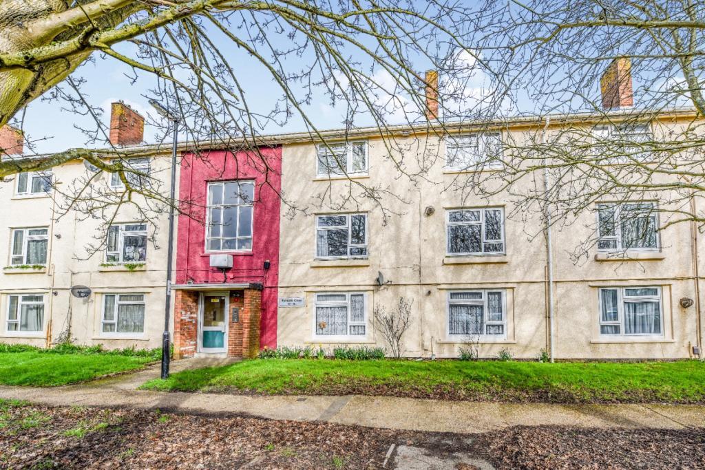 Flat Fernside Close in Southampton