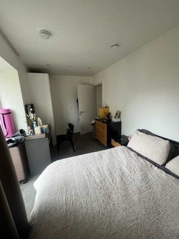Room Elis Way in Greater London