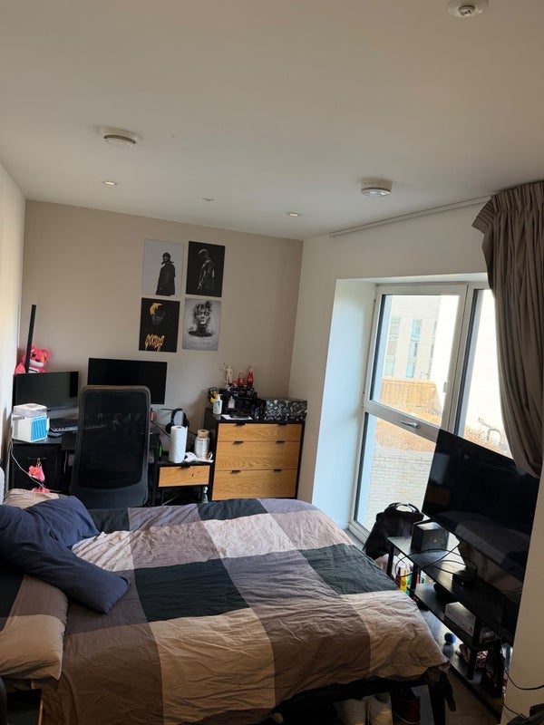 Room Elis Way in Greater London