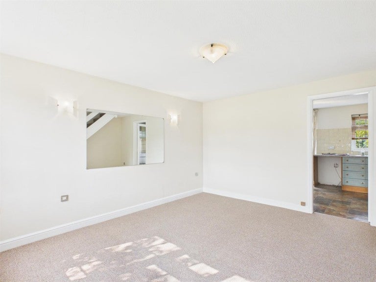 House Cromwell Close in Harborough