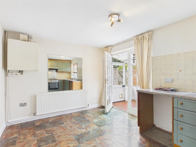 House Cromwell Close in Harborough