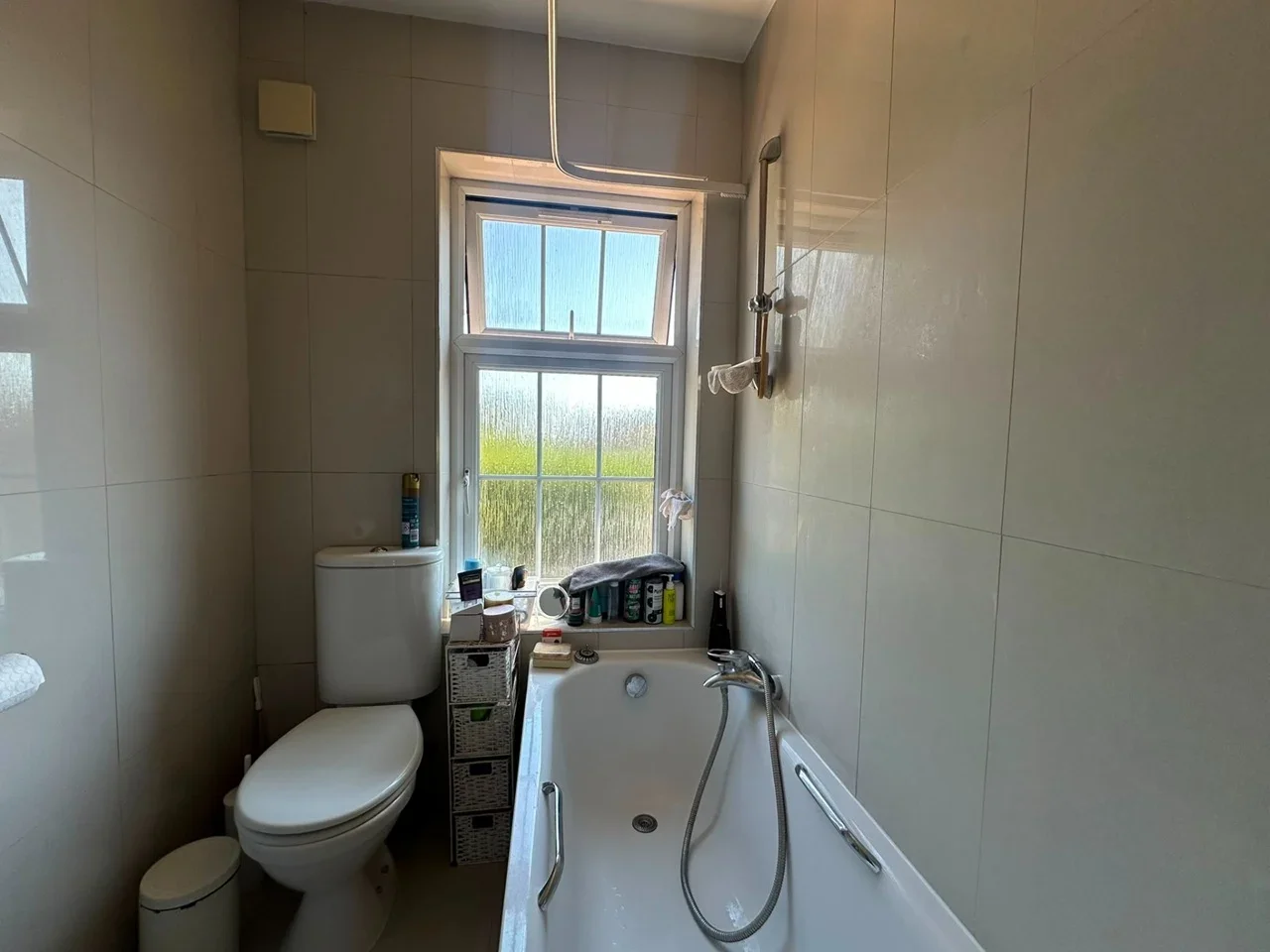 Flat Pinner Park Gardens in Greater London