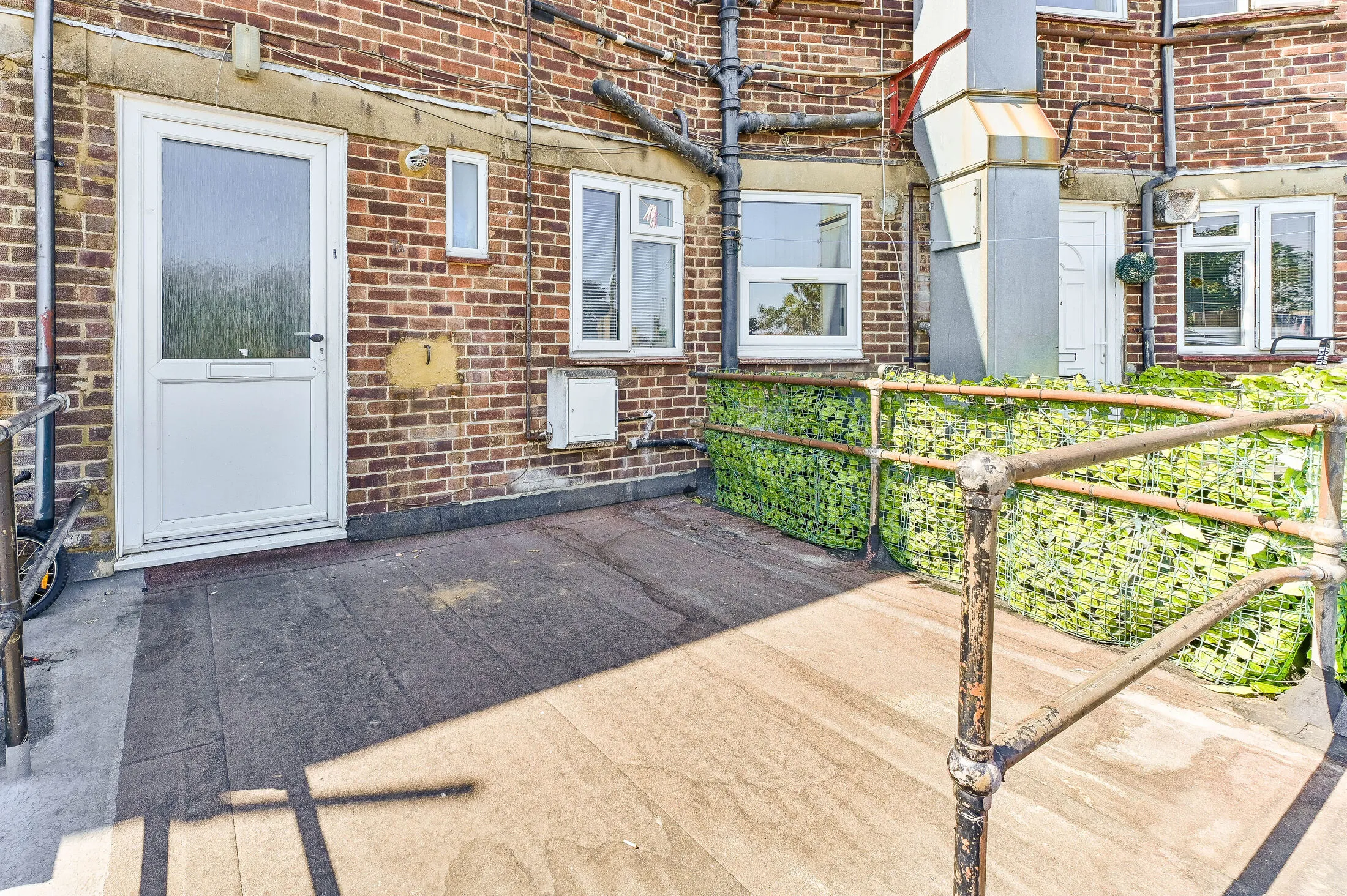 Flat Central Parade in Greater London