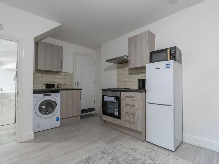 Flat Alexandra Street in Southend-on-Sea
