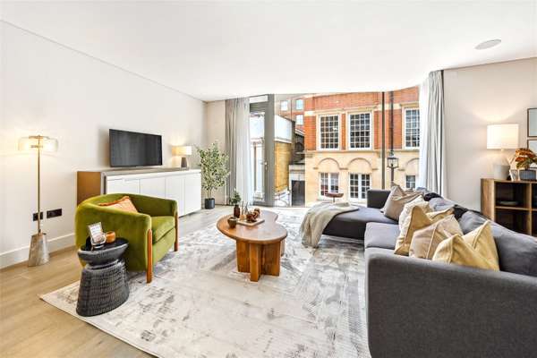 Flat Castle Lane in City of Westminster