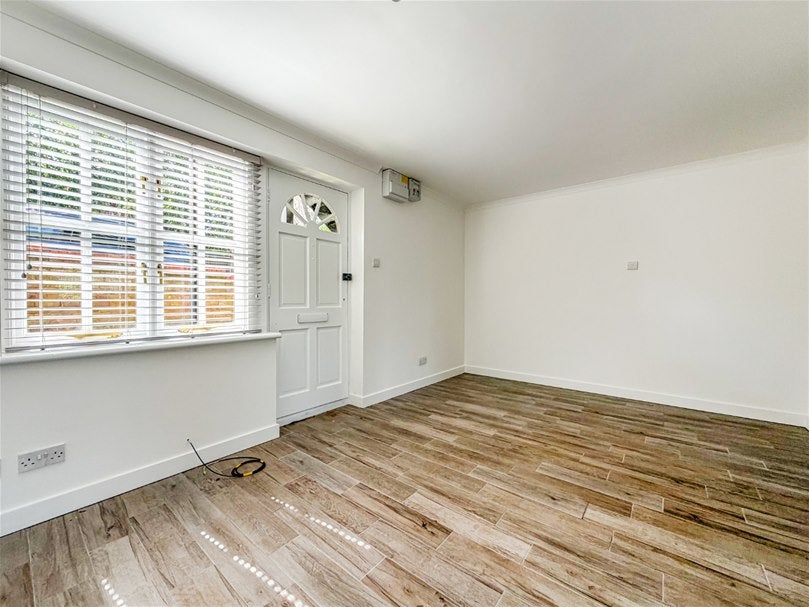 Flat Cravells Road in St Albans