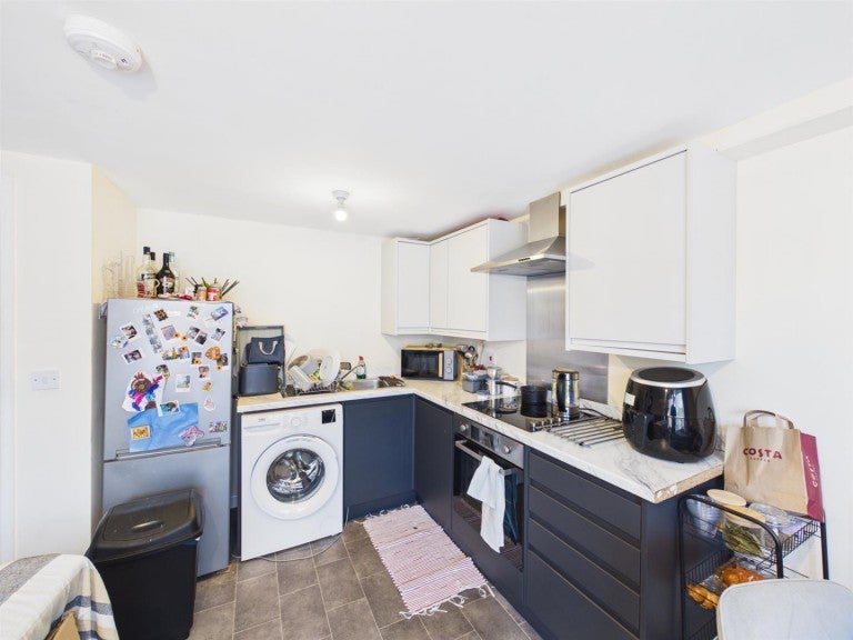 Flat Sansome Place in Worcester