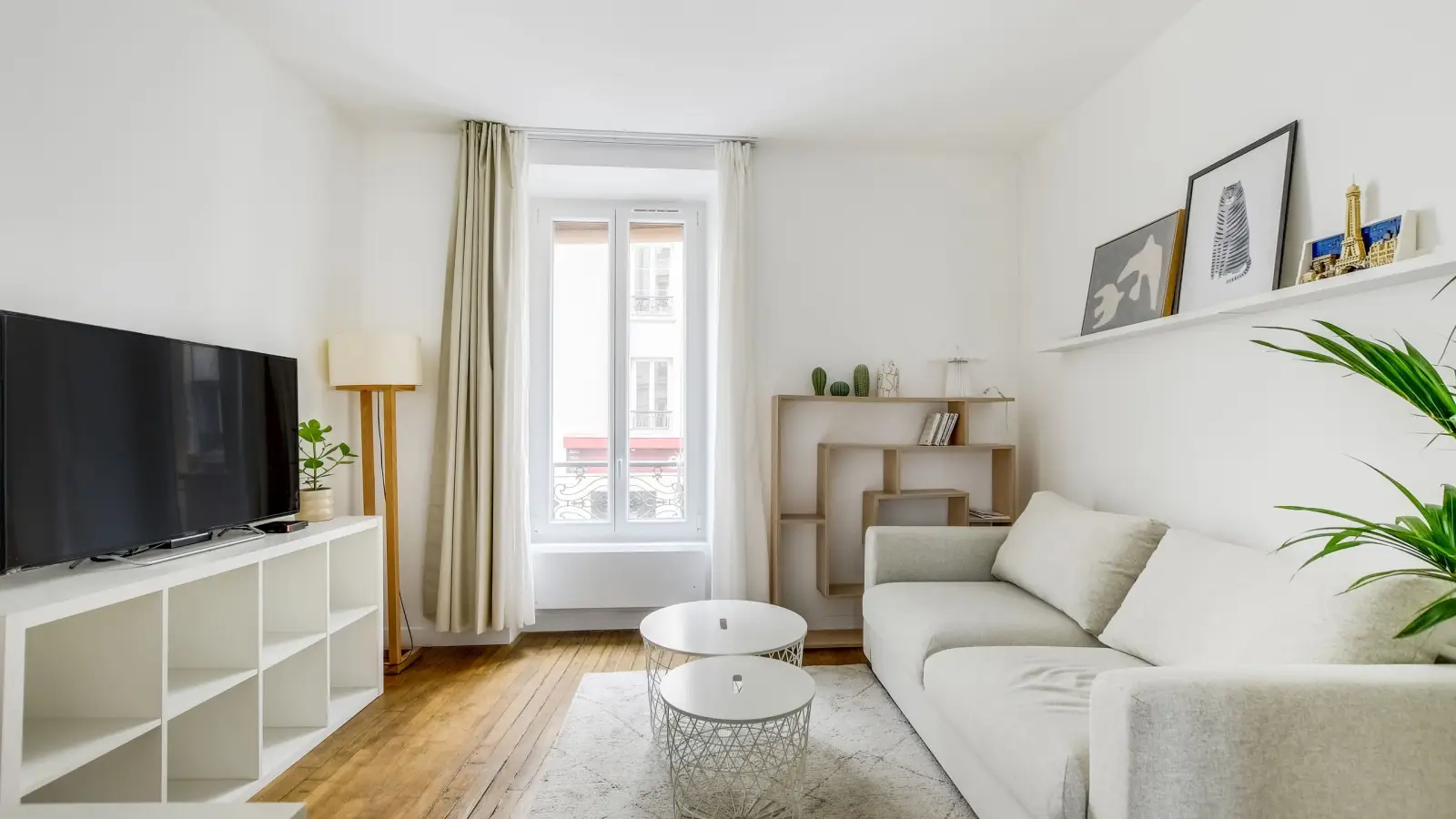 Appartement Rue résidentielle à Paris