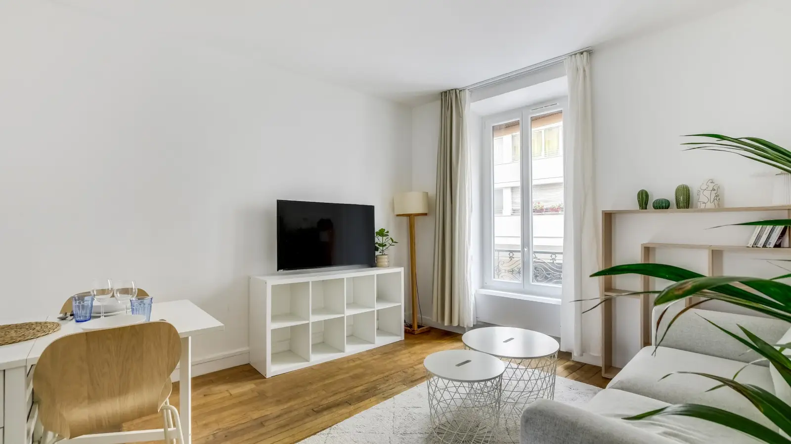 Appartement Rue résidentielle à Paris