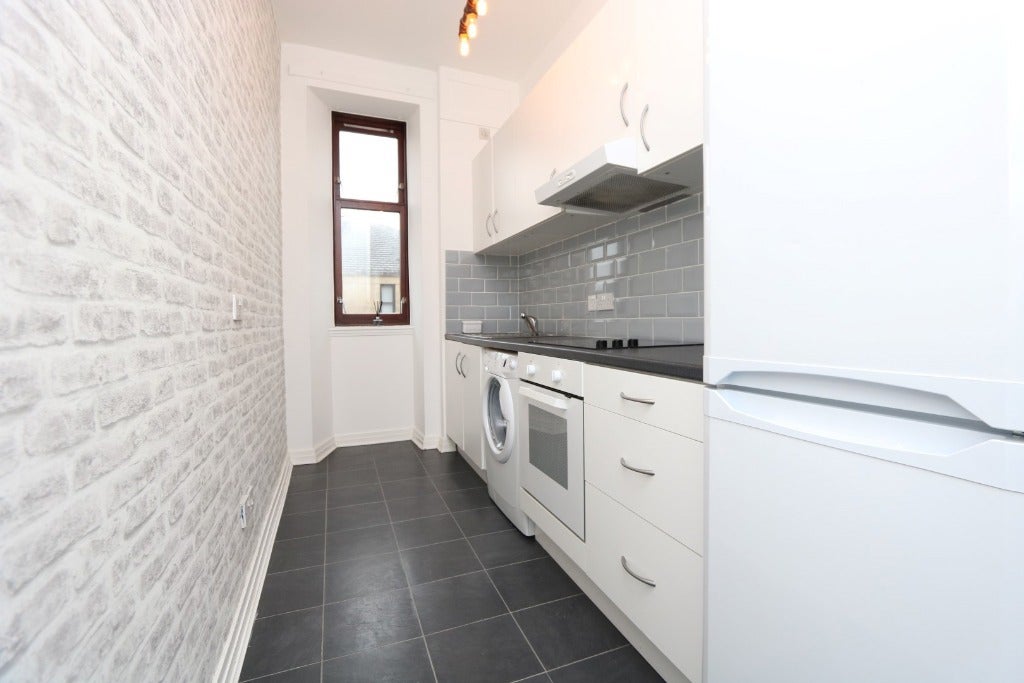 Flat Gleneagles Lane South in Glasgow
