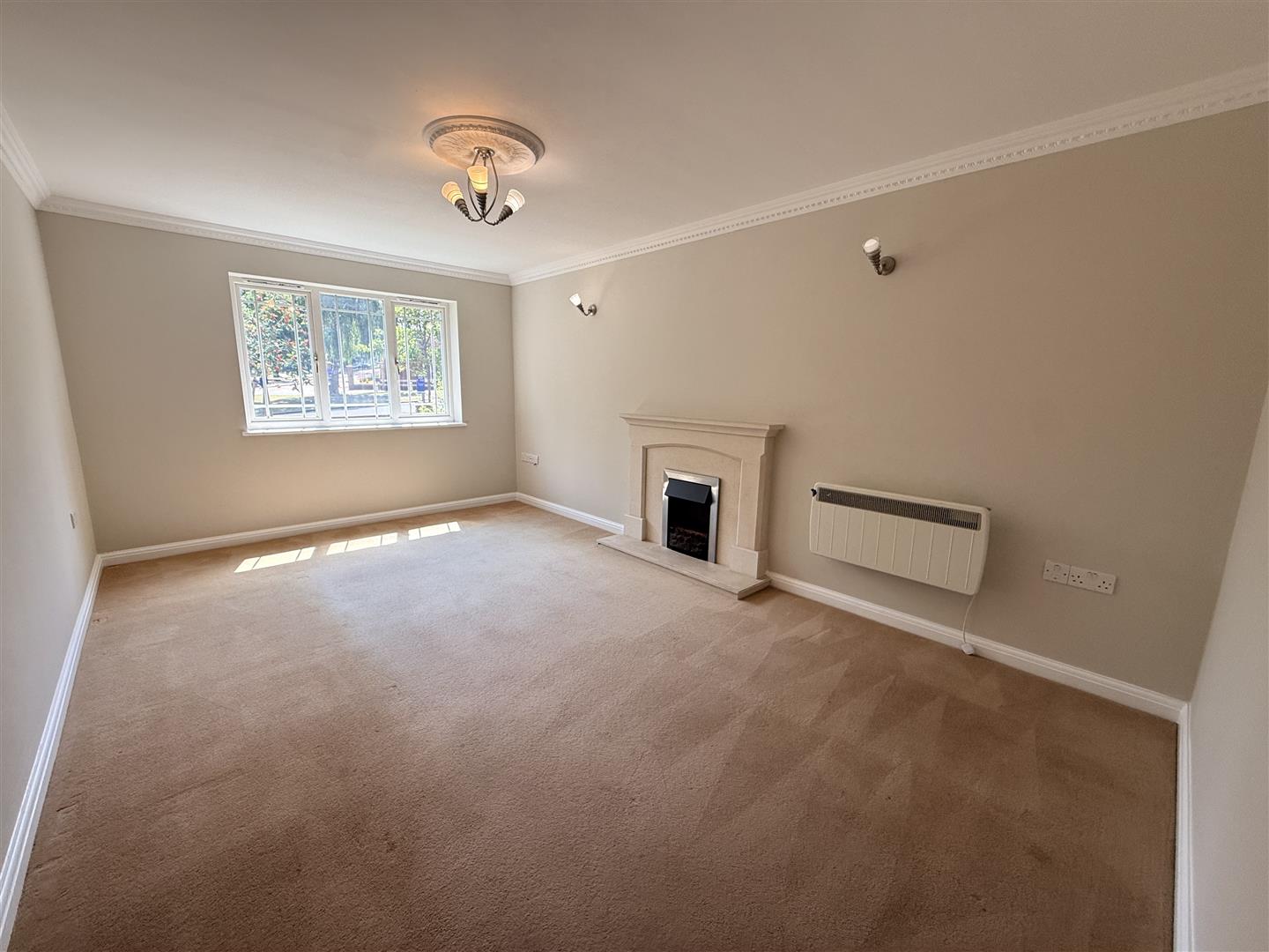 Flat Nottingham Road in Greater London