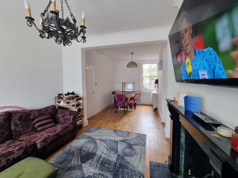 Room Wandsworth Bridge Road in Greater London